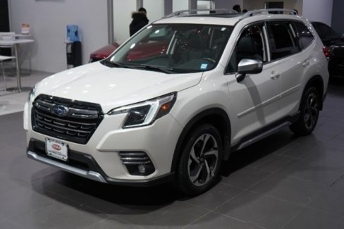 Used 2022 Subaru Forester Touring image 3