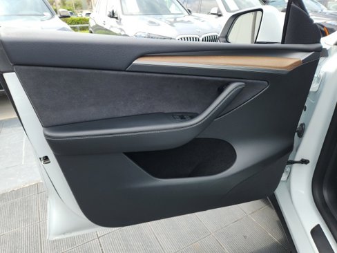 Used 2023 Tesla Model Y Long Range image 27