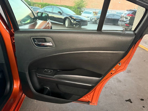 Used 2011 Dodge Charger SE image 15