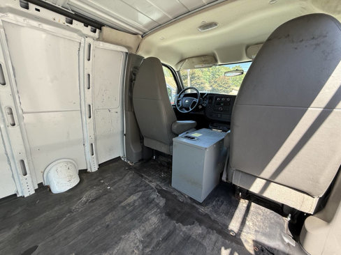 Used 2014 Chevrolet Express 3500 image 21