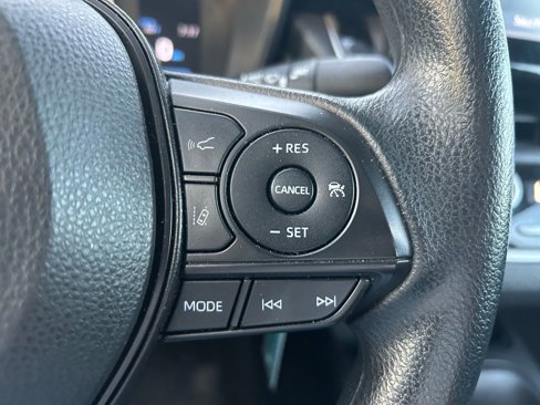 Used 2022 Toyota Corolla LE image 17