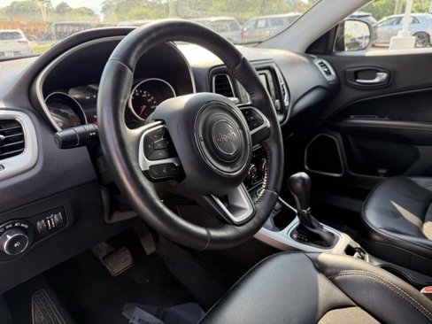 Certified 2018 Jeep Compass Latitude w/ Cold Weather Group image 16