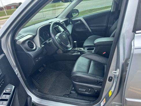 Used 2016 Toyota RAV4 Limited image 19