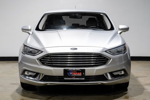 Used 2017 Ford Fusion SE w/ Fusion SE Technology Package image 3