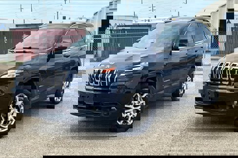 Used 2016 Jeep Cherokee Latitude image 8