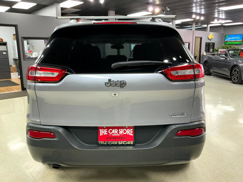 Used 2017 Jeep Cherokee Latitude image 10
