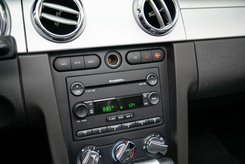 Used 2005 Ford Mustang GT Premium image 26
