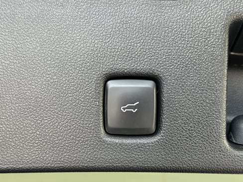 Used 2021 Ford Escape Titanium image 15