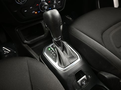 Used 2021 Jeep Renegade Latitude image 20