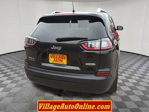 Used 2019 Jeep Cherokee Latitude Plus w/ Cold Weather Group image 12