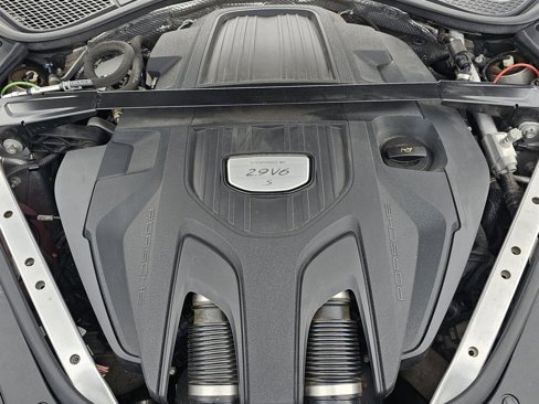 Used 2020 Porsche Panamera 4S image 45