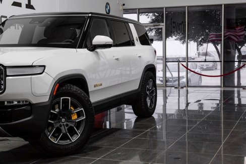 Used 2023 Rivian R1S Adventure image 10