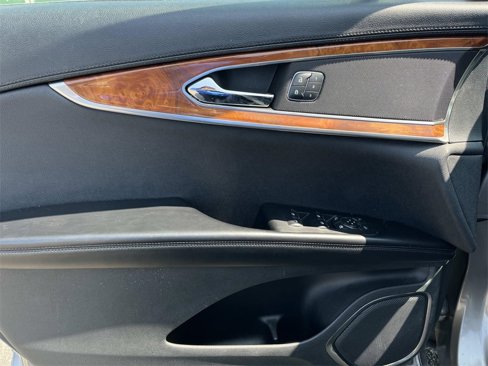 Used 2016 Lincoln MKX Select w/ Select Plus Package image 28
