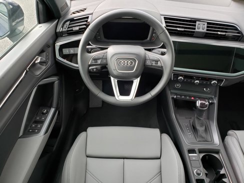 New 2025 Audi Q3 2.0T Premium image 10