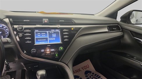 Used 2020 Toyota Camry SE image 16