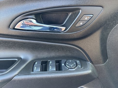 Used 2022 Chevrolet Equinox LT image 16