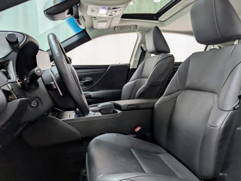 Used 2022 Lexus ES 300h w/ Premium Package image 17
