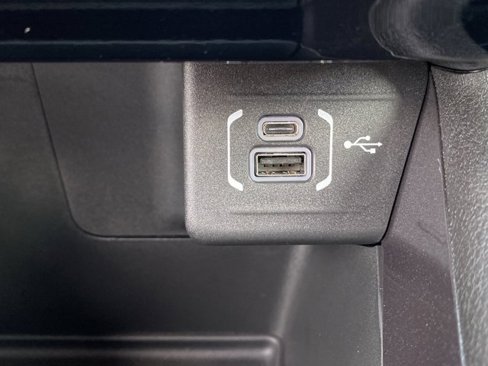 New 2025 Jeep Compass Latitude image 16