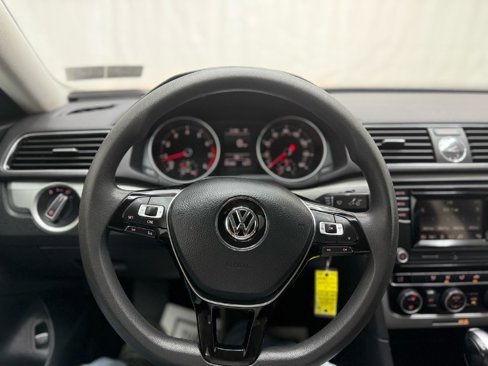 Used 2016 Volkswagen Passat 1.8T S image 13