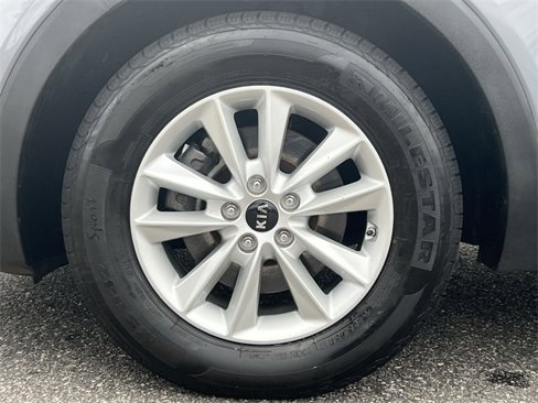 Used 2020 Kia Sorento LX image 10