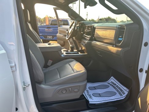 Used 2023 GMC Sierra 1500 SLT w/ SLT Premium Package image 18