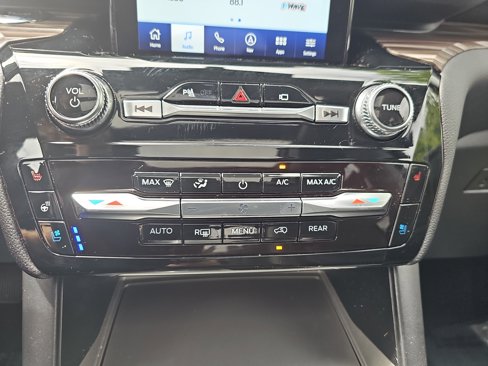 Used 2023 Ford Explorer Limited w/ Limited Technology Package image 23
