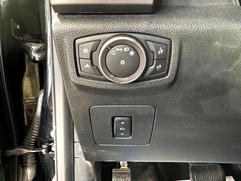 Used 2017 Ford F150 XLT w/ Equipment Group 302A Luxury image 11