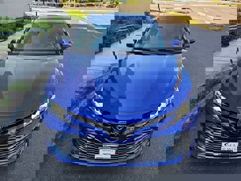 Used 2018 Toyota Camry XLE image 15