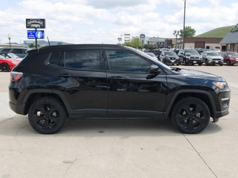 Used 2018 Jeep Compass Latitude image 5