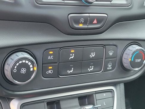 Certified 2023 GMC Terrain SLE image 28