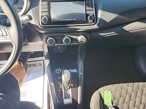 Used 2021 Nissan Kicks S image 29