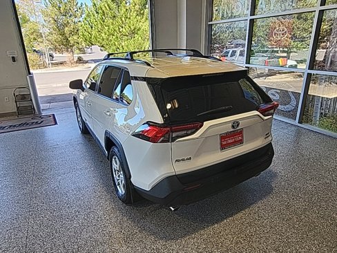 Used 2020 Toyota RAV4 XLE w/ Convenience Package image 8