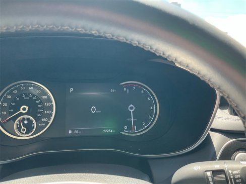 Used 2022 Genesis G70 2.0T image 22