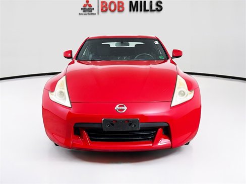 Used 2011 Nissan 370Z Coupe image 2