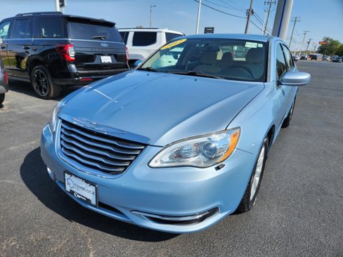 Used 2012 Chrysler 200 Touring w/ Cold Weather Group image 4