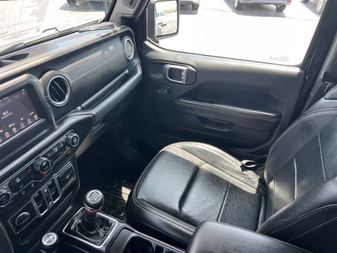 Used 2018 Jeep Wrangler Unlimited Sahara image 25