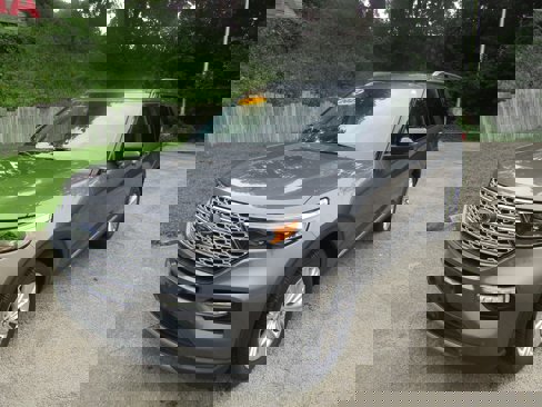 Certified 2022 Ford Explorer Limited w/ Equipment Group 301A image 8