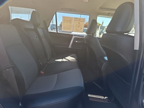 Used 2015 Toyota 4Runner SR5 image 31