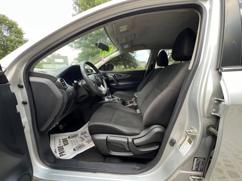 Used 2019 Nissan Rogue Sport S image 10