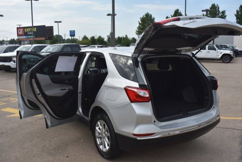 Used 2021 Chevrolet Equinox LT image 17