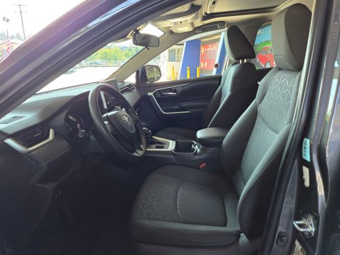 Used 2023 Toyota RAV4 XLE w/ Convenience Package image 12