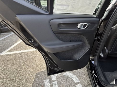 New 2025 Volvo XC40 B5 Core w/ Protection Package Premier image 28