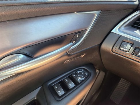 Used 2018 Cadillac XT5 Luxury image 21
