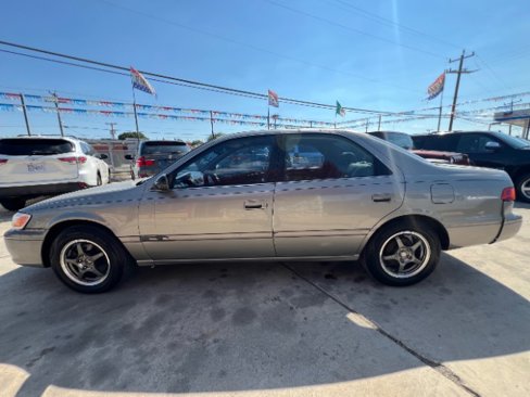 Used 2000 Toyota Camry XLE image 8