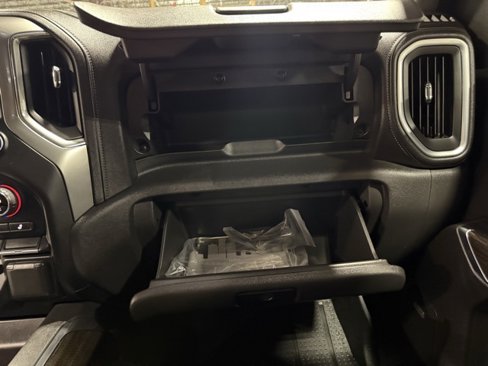 Used 2019 Chevrolet Silverado 1500 RST image 19