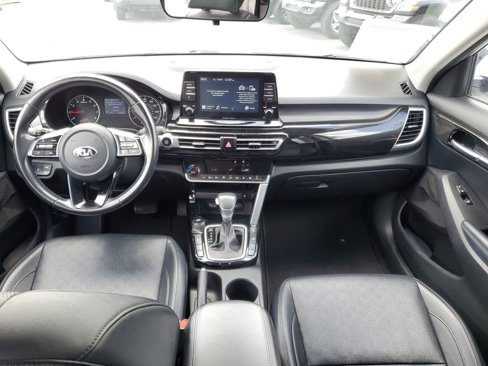 Used 2021 Kia Seltos EX image 12