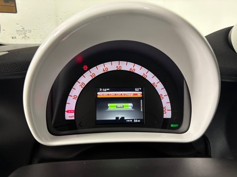 Used 2018 smart fortwo electric drive image 16