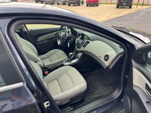 Used 2014 Chevrolet Cruze LT w/ Technology Package image 26