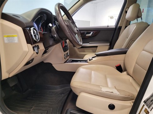 Used 2014 Mercedes-Benz GLK 250 BlueTEC 4MATIC image 5