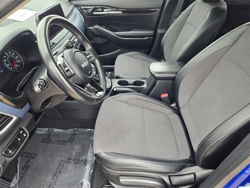 Used 2023 Kia Seltos S w/ Navigation Package image 8